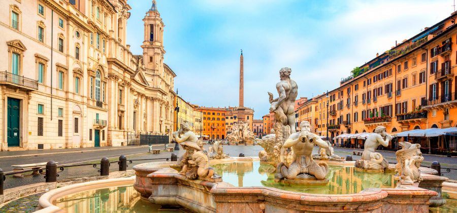 piazza navona with fontata del moro without crowd