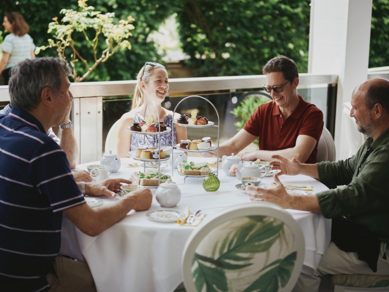Kensington Gardens tour with Royal High Tea