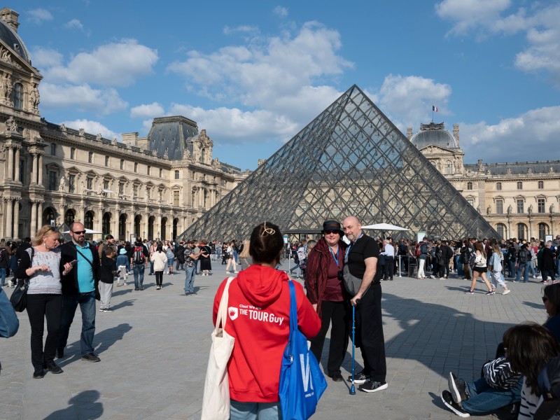 Semi Private Paris Day Tour with Eiffel Tower, Louvre, and Notre Dame