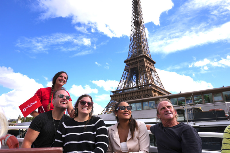Paris in a Day Tour with Eiffel Tower, Louvre, and Notre Dame Cathedral