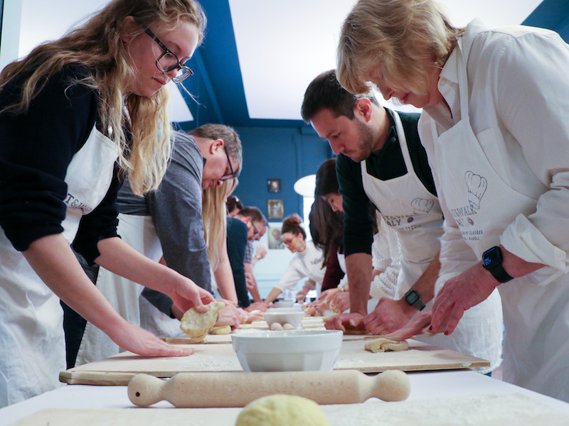 Ultimate Pizza & Tiramisu Making Class Near Piazza Navona
